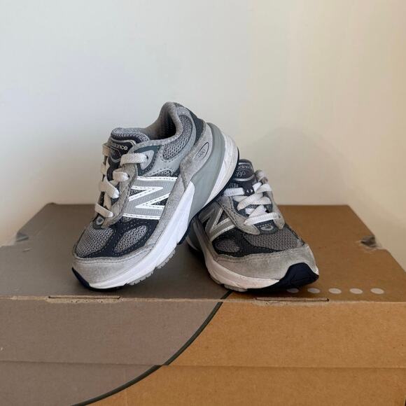 New Balance 990 V6 Grey/White Toddler Sneakers- SZ 6 C - Picture 3 of 14